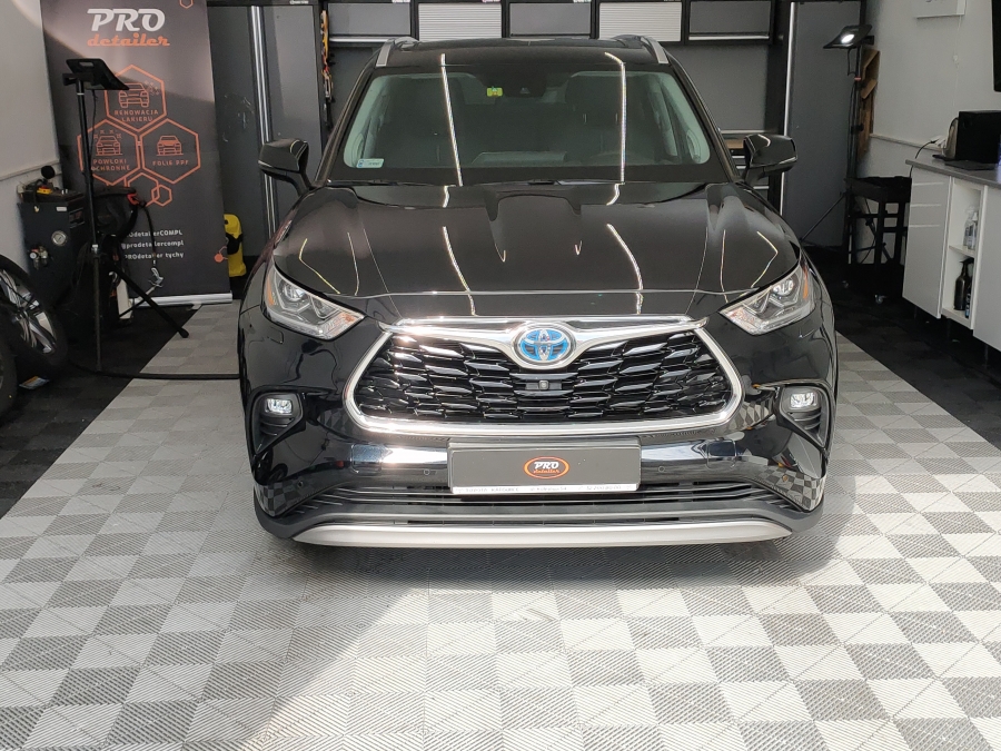TOYOTA HIGHLANDER