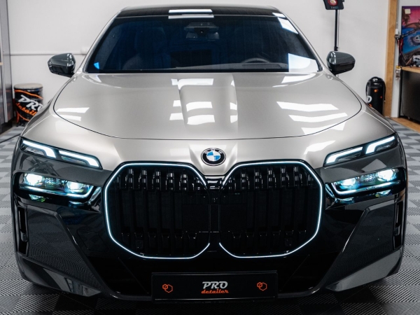 BMW 7 Two-Tone